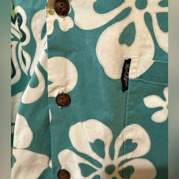 Local Motion Hawaii Green and White Floral Casual Button Down Shirt - Picture 3 of 5